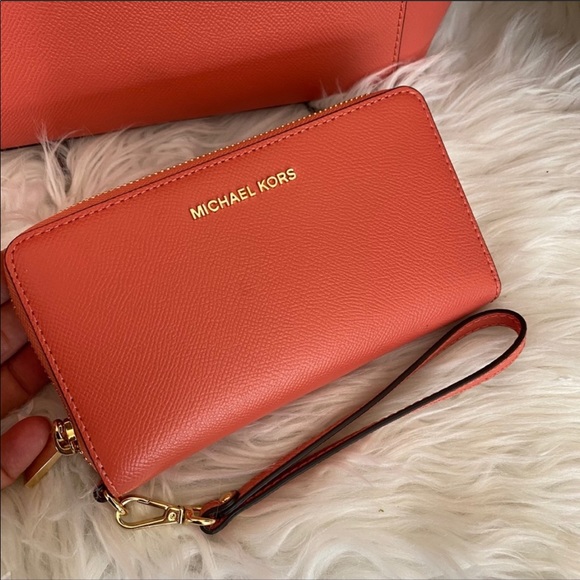 Michael Kors jet set voyager shoulder tote &wallet - Picture 11 of 15